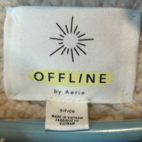 022. Aerie Offline Women's Metallic Hooded Puffer Coat Size Small - Picture 4 of 8